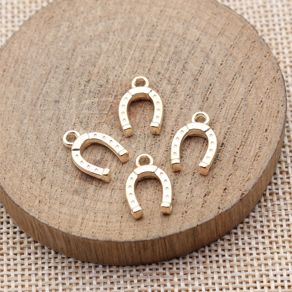 Vintage Urban Fashion - 40pcs 14x9mm(0.55x0.35inch) 3 Colors Horseshoe Charms