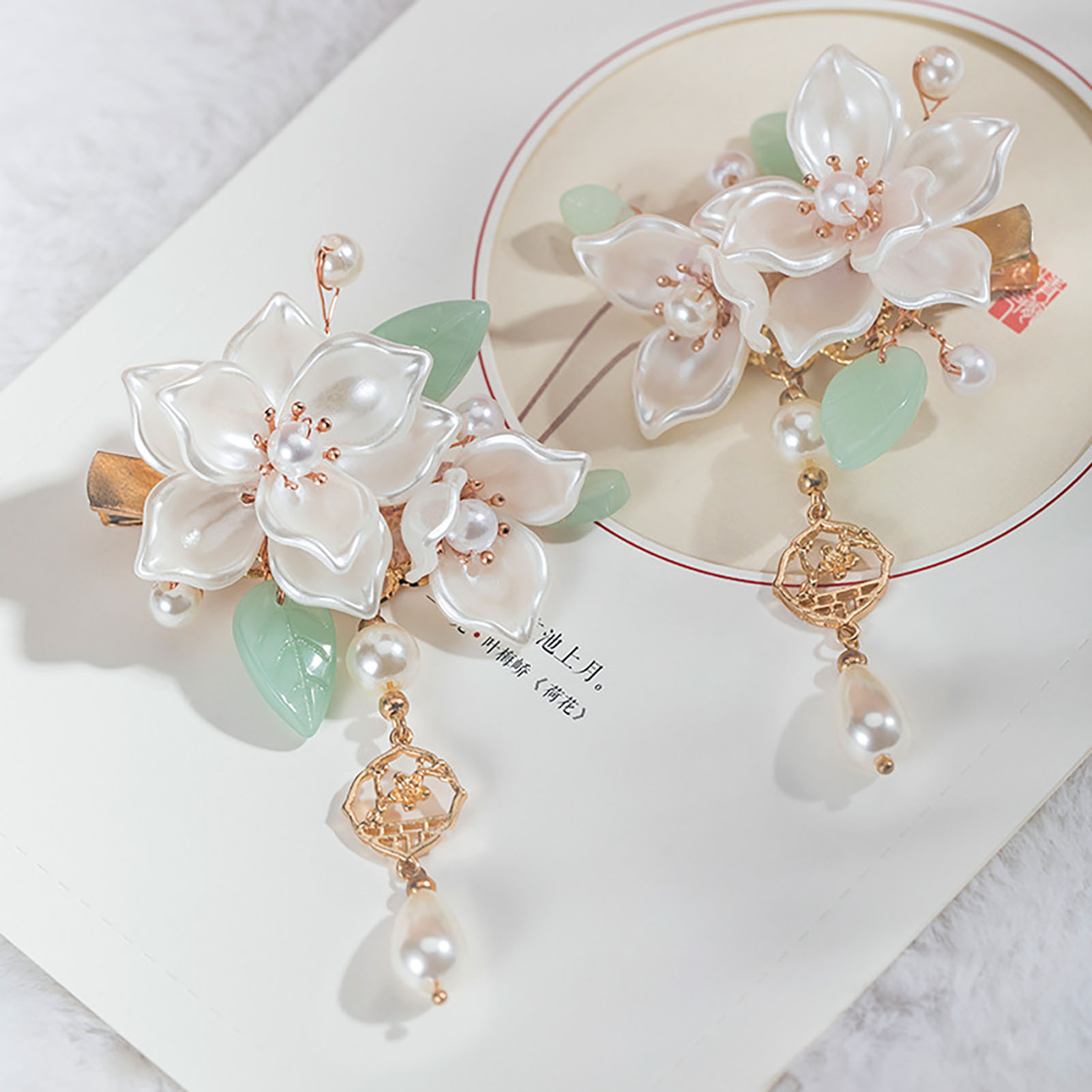 Vintage Camellia Hair Clip Ele - огляд і ціна Vintage Fashion Guild