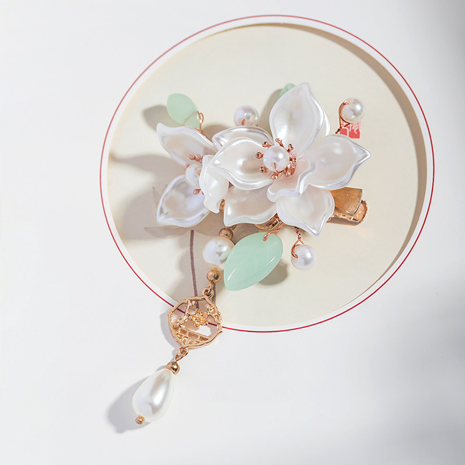 Vintage Camellia Hair Clip Ele - огляд і ціна Vintage Fashion Guild