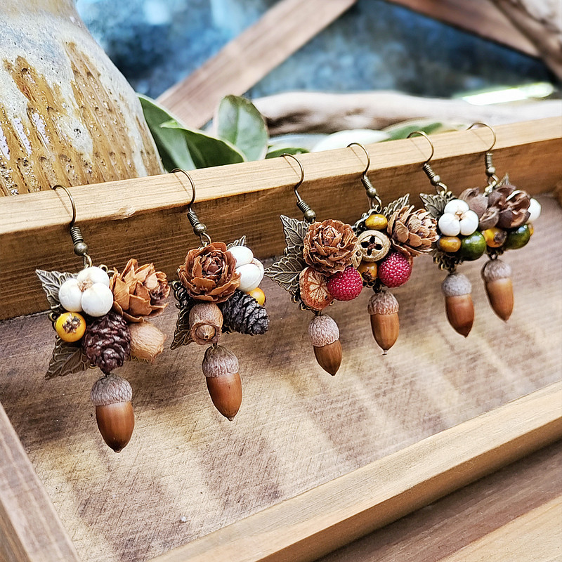 Vintage Wooden Plant Earring U - огляд і ціна Vintage Fashion Guild